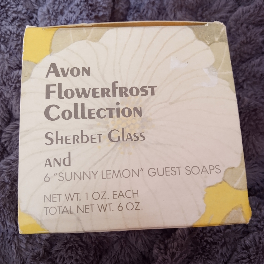 VTG New In Box Avon 70's Flowerfrost Collection Sherbet Glass & Guest Soaps